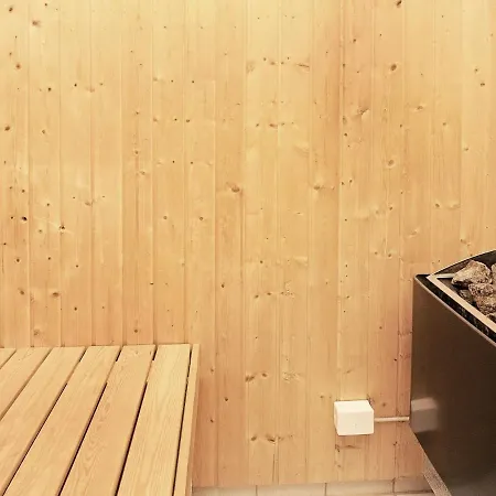 Three-bedroom Holiday In 57 * Blåvand