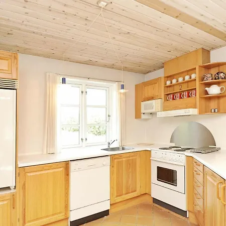 Three-bedroom Holiday In 57 Ferienhaus Blåvand
