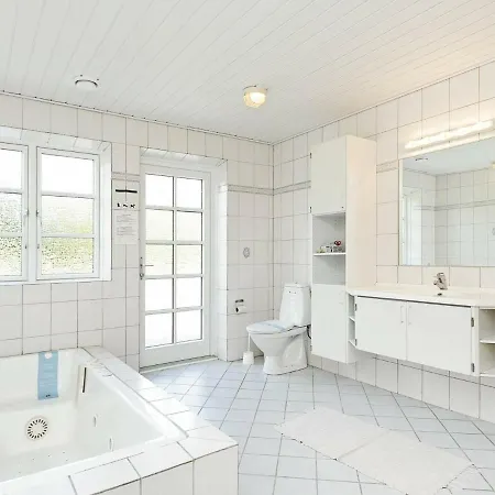 Three-bedroom Holiday In 57 Ferienhaus Blåvand