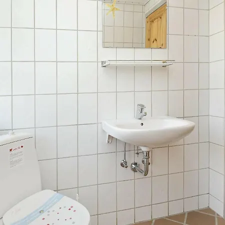 Three-bedroom Holiday In 57 *